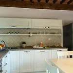 Вилла La Vecchia Fonte 15, Emma Вольтерра