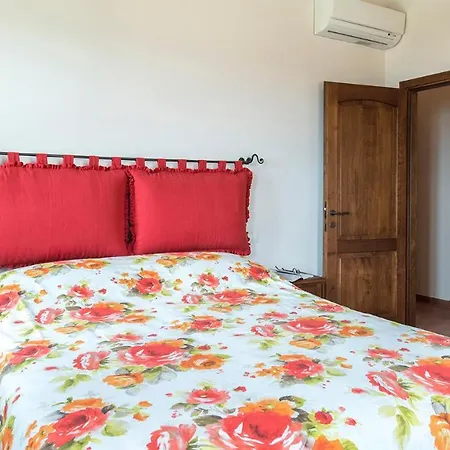 La Vecchia Fonte 15, Emma Villa *
